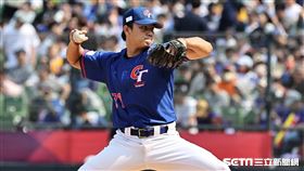 ▲世界棒球經典賽A組預賽台灣對古巴，江少慶接替王維中登板投球。（圖／記者劉彥池攝影）