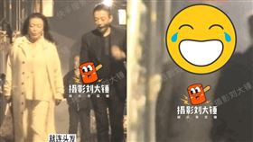 ▲過去張蘭曾嘲笑具俊曄的光頭，沒想到汪小菲如今「鬼剃頭」造型反被嘲。（圖／翻攝自劉大錘微博）