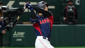 日本隊大谷翔平敲出三分彈，經典賽首轟出爐。(圖／翻攝自日本隊推特)
