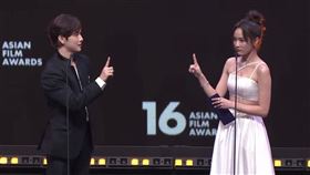 任時完、王淨。（圖／翻攝自YouTube）