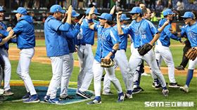 ▲世界棒球經典賽A組預賽最終戰，義大利7：1擊敗荷蘭，球員賽後慶祝勝利。（圖／記者劉彥池攝影）
