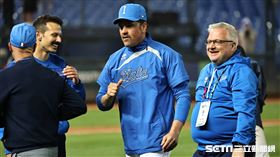 ▲世界棒球經典賽A組預賽最終戰，義大利以分組第2名闖進複賽，總教練皮亞薩（Mike Piazza）賽後露出笑容。（圖／記者劉彥池攝影）