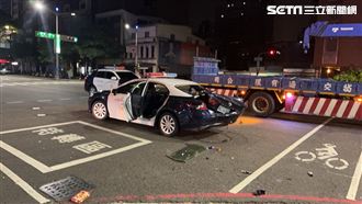 高雄警車巡邏突遭大貨車猛撞！畫面曝光