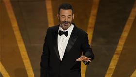 吉米金摩狠虧去年威爾史密斯掌摑事件。（圖／美聯社／達志影像）