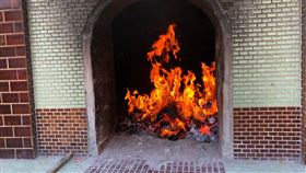 燒金紙，靈骨塔，清明節，掃墓，普渡，金紙