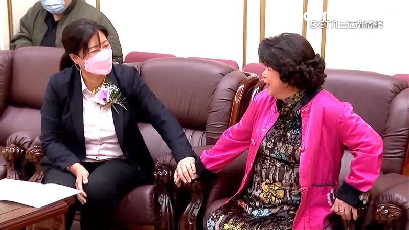 蔡培慧重回立院！找「蔡媽媽」陪同就職