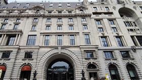 矽谷銀行（Silicon Valley Bank, SVB）英國分行https://www.google.com/maps/place/Alphabeta+Building/@51.5216826,-0.0864056,3a,75y/data=!3m8!1e2!3m6!1sAF1QipO7I0JNgEv7ZXGK-OXTbMM2U4Nn3R5dw0HOYAeX!2e10!3e12!6shttps: