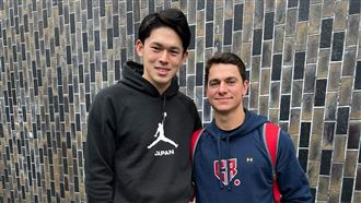 觸身球打中捷克球員　令和怪物親送禮賠罪