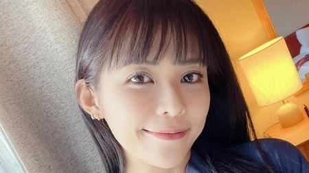 潛水衣拉鍊沒拉　林萱瑜胸前春光遮不住