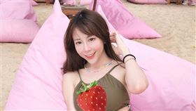 梓梓曬出火辣泳裝照。（圖／翻攝自梓梓IG）