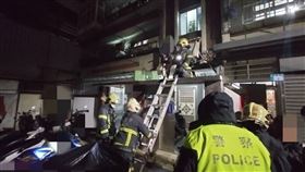 新北市，新莊，貓咪，遮雨棚，墜樓