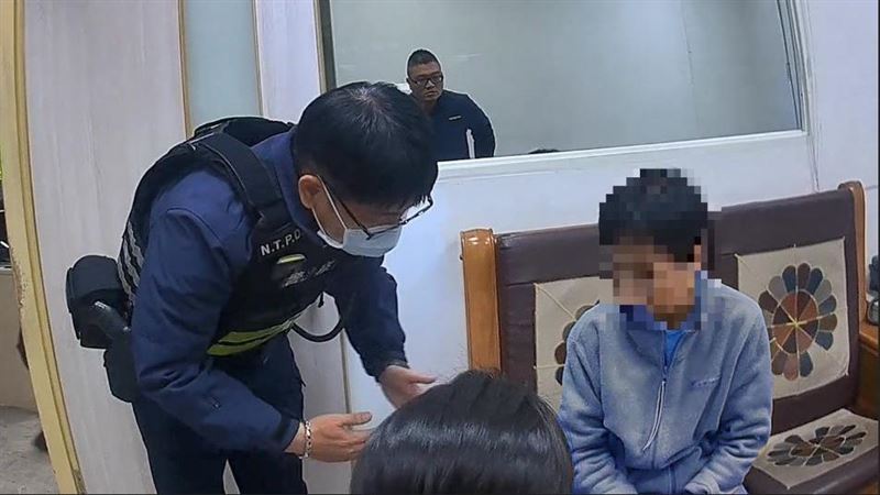 婦含淚喊：想去橋下游泳　警喊話讓她重生