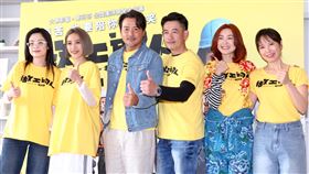 「做工的人」電影版將上映  演員齊聚宣傳（1）影集「做工的人」電影版將於3月底上映，14日在台北欣欣秀泰影城舉行媒體茶敘，導演鄭芬芬（左起）與主要演員方宥心、李銘順、柯叔元、曾珮瑜、天心一同出席宣傳。中央社記者王騰毅攝  112年3月14日