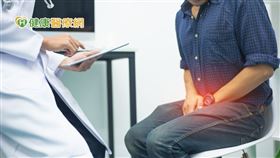 台北榮民總醫院泌尿部魏子鈞醫師表示，攝護腺癌患者誤信網路謠言，因而錯過黃金治療期。