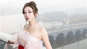 林琳奇,飯店,廁所,受困,自救,北京https://weibo.com/270903399