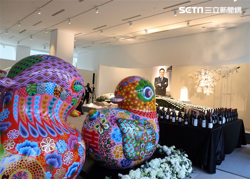 龍岩董事長李世聰靈堂。（記者邱榮吉/攝影）