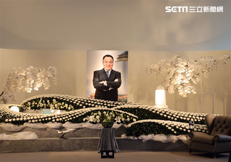 龍岩董事長李世聰靈堂。（記者邱榮吉/攝影）