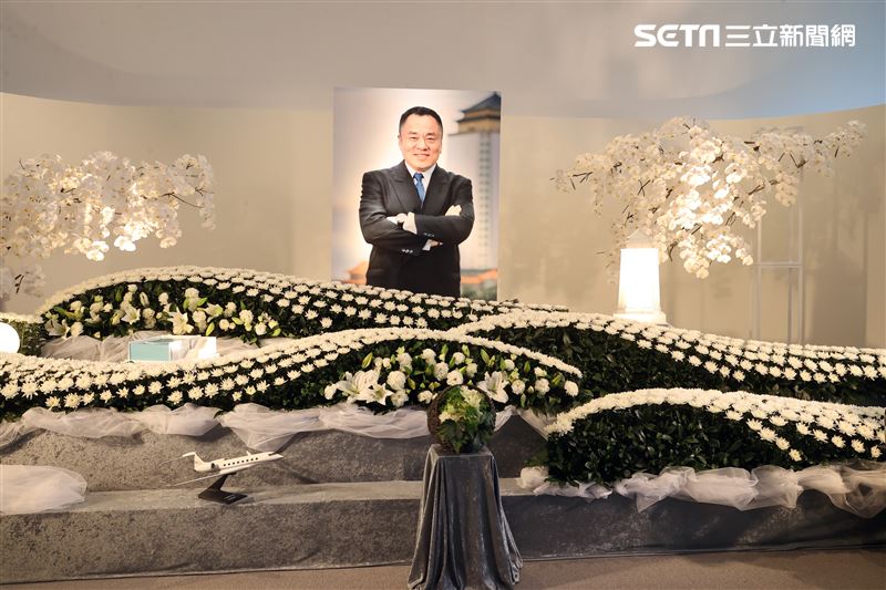 龍岩董事長李世聰靈堂。（記者邱榮吉/攝影）