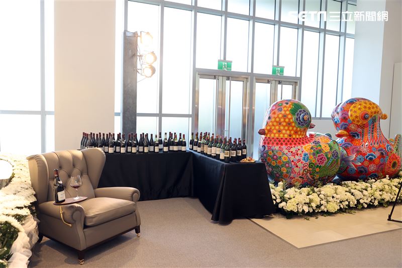 龍岩董事長李世聰靈堂。（記者邱榮吉/攝影）