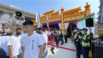 角頭母公祭！　新北警赫見6未成年6人持刀