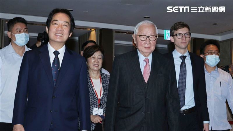 張忠謀出席半導體世紀對談!現場大咖雲集