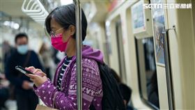 捷運/口罩/疫情(記者陳弋攝影)