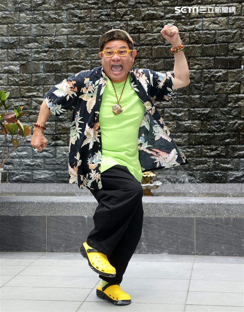 「效廉 出發吧！」主持人許效舜。（記者邱榮吉/攝影）