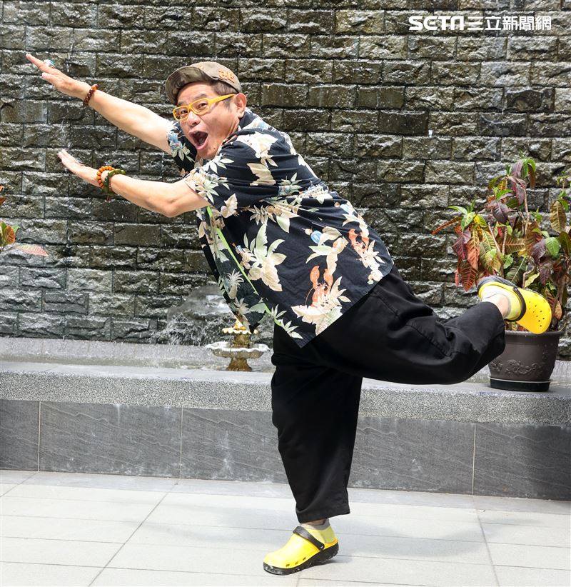 「效廉 出發吧！」主持人許效舜。（記者邱榮吉/攝影）