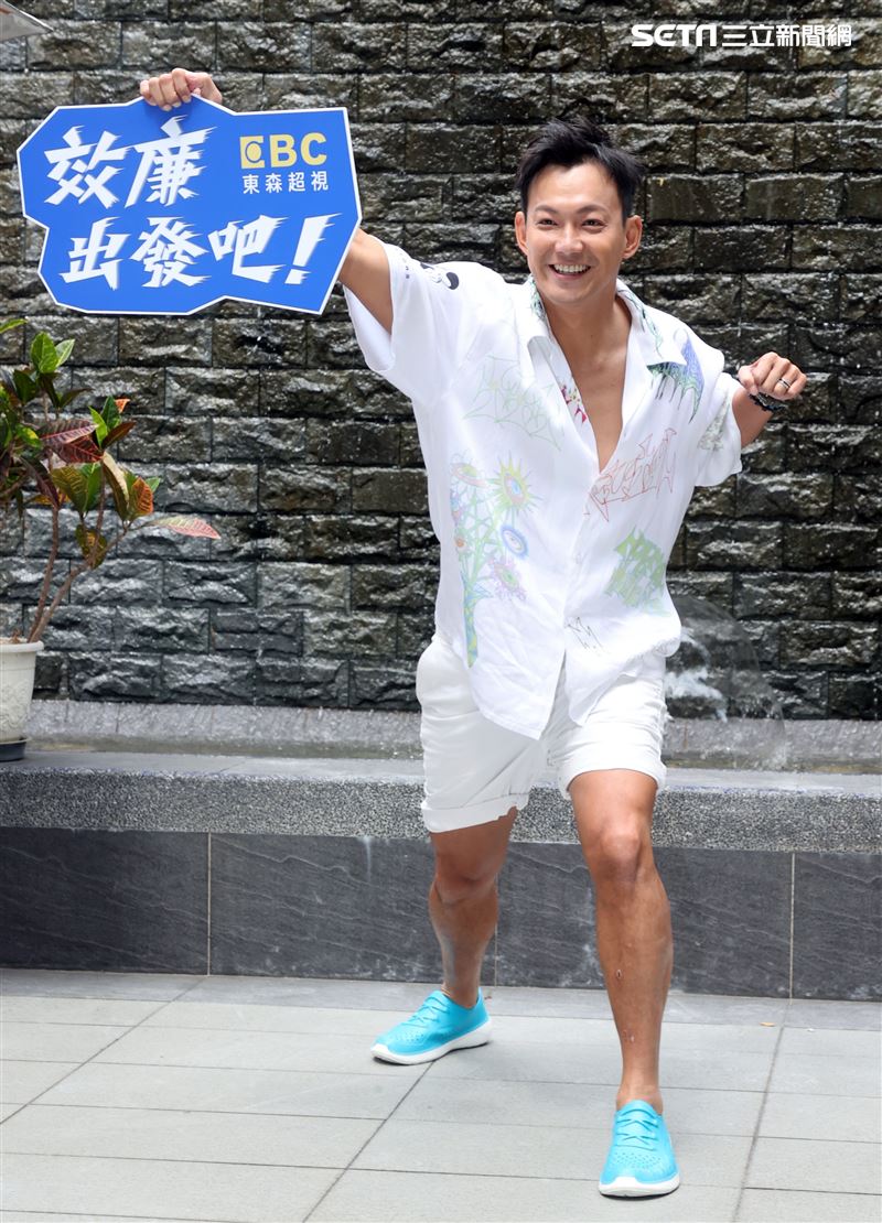 「效廉 出發吧！」主持人威廉。（記者邱榮吉/攝影）