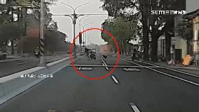 文 狗追丟機車1200