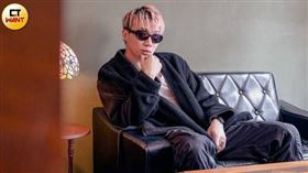 ▲實力得到金曲獎肯定的ØZI，仍有酸民看不慣他。（圖／焦正德攝）