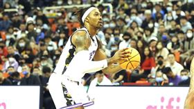 ▲「魔獸」霍華德（Dwight Howard）上半場只得3分。（圖／桃園永豐雲豹球團提供）