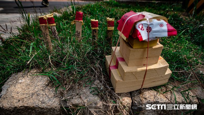 儀式？金門路邊插「竹符」　民俗專家揭密