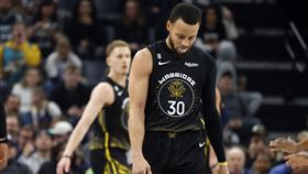 ▲勇士柯瑞（Stephen Curry）僅拿16分，不敵灰熊吞客場11連敗。（圖／路透社／達志影像）