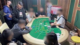 警方破獲松山區塔悠路地下室的一間百家樂賭場。（圖／翻攝畫面）