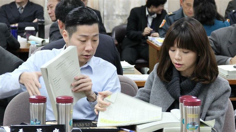 昔戰友林昶佐不選　洪慈庸有意重返立院？