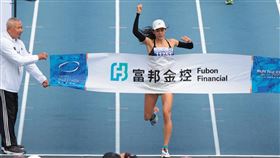 ▲2023新北市萬金石馬拉松19日開跑，國內女子組冠軍由「長跑女神」雷理莎奪得。（圖／翻攝自雷理莎臉書）