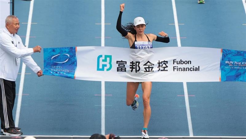 金石馬拉松　蔣介文、雷理莎奪國內冠軍
