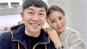 李明川曬出與麻衣開心相見歡同框，大讚對方比以前更漂亮。（圖／翻攝自李明川臉書）