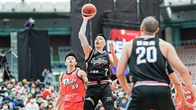 鋼鐵人林書豪猛轟來台新高38分，帶領球隊止敗。（圖／高雄鋼鐵人提供）