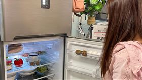 冰箱冷藏室避免塞太滿，冷空氣有流通循環空間有助省電。（圖／品牌業者提供）