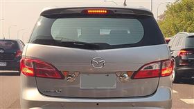 車牌旁放2凸面鏡！內行揭暗黑用途：違規了，圖翻攝自路上觀察學院