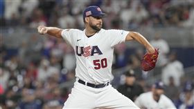 ▲美國20日在世界棒球經典賽大勝古巴，挺進冠軍戰，41歲的溫恩萊特（Adam Wainwright）為勝利投手。（圖／美聯社／達志影像）