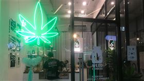 泰國大麻合法化 商家百花齊放泰國6月讓大麻合法化，街頭出現許多商家販賣大麻相關產品。中央社記者呂欣憓曼谷攝 111年8月3日
