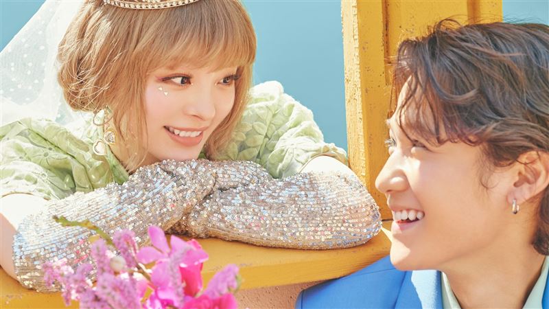 重磅喜訊！卡莉怪妞與小3歲男星閃婚