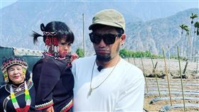 張震嶽錄製《滾石摘星號》（圖／滾石唱片提供）