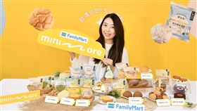 瞄準甜蜜商機，全家推出全新甜點品牌「minimore」。（圖／超商業者提供）