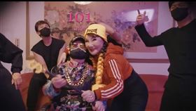 歌后楊燕與高齡母（圖／光璞提供）