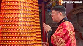 大稻埕慈聖宮朱建成道長為民眾做安太歲儀式