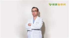 台灣心肌梗塞學會理事長黃偉春醫師表示：學會目前也正在推動將心肌酶檢測方法導入消防救護體系中，加強心肌梗塞診斷的全面性。